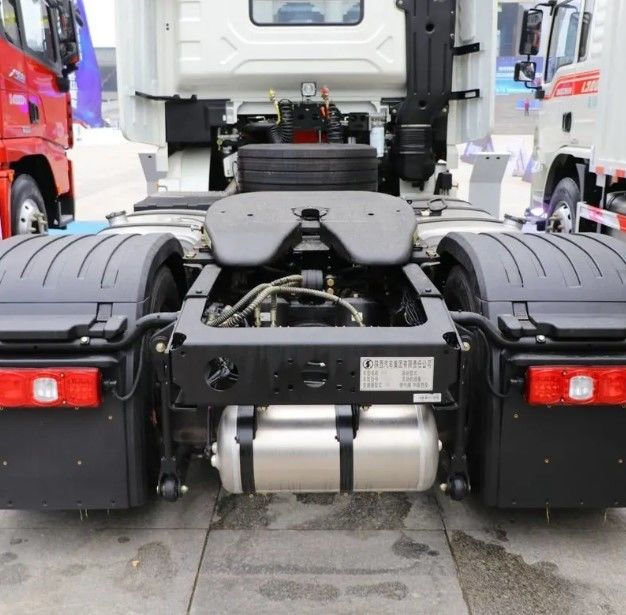 SHACMAN Container Tractor Truck X3000 4*2 Port Terminal Tractor 420hp CUMMINS Marca do motor