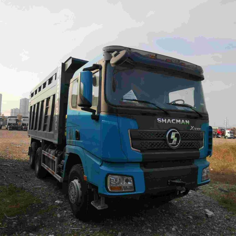 Caminhão de descarga pesado de 400 hp configurado com suspensão de rodagem aérea para desempenho ideal