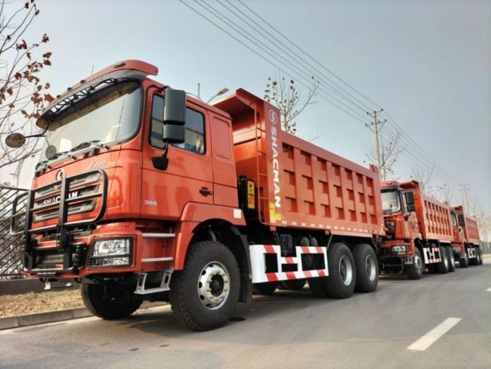 Neon Red Heavy Dump Truck Collision Mitigation System 25T Capacidade 6x6 6x4 8x4 Drive Tipo 12 Rodas 1800 3200 1350mm Wheel
