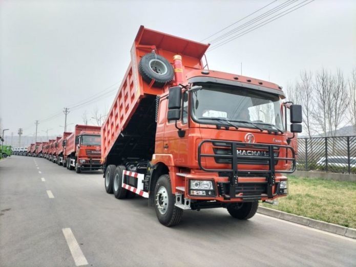 Neon Red Heavy Dump Truck Collision Mitigation System 25T Capacidade 6x6 6x4 8x4 Drive Tipo 12 Rodas 1800 3200 1350mm Wheel