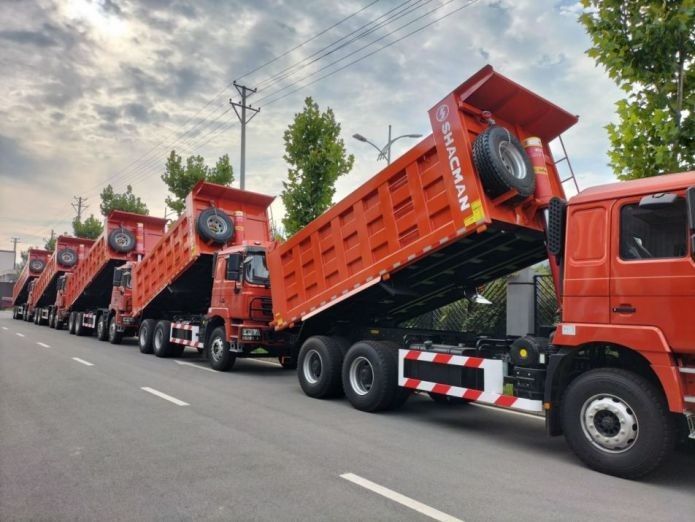 Neon Red Heavy Dump Truck Collision Mitigation System 25T Capacidade 6x6 6x4 8x4 Drive Tipo 12 Rodas 1800 3200 1350mm Wheel