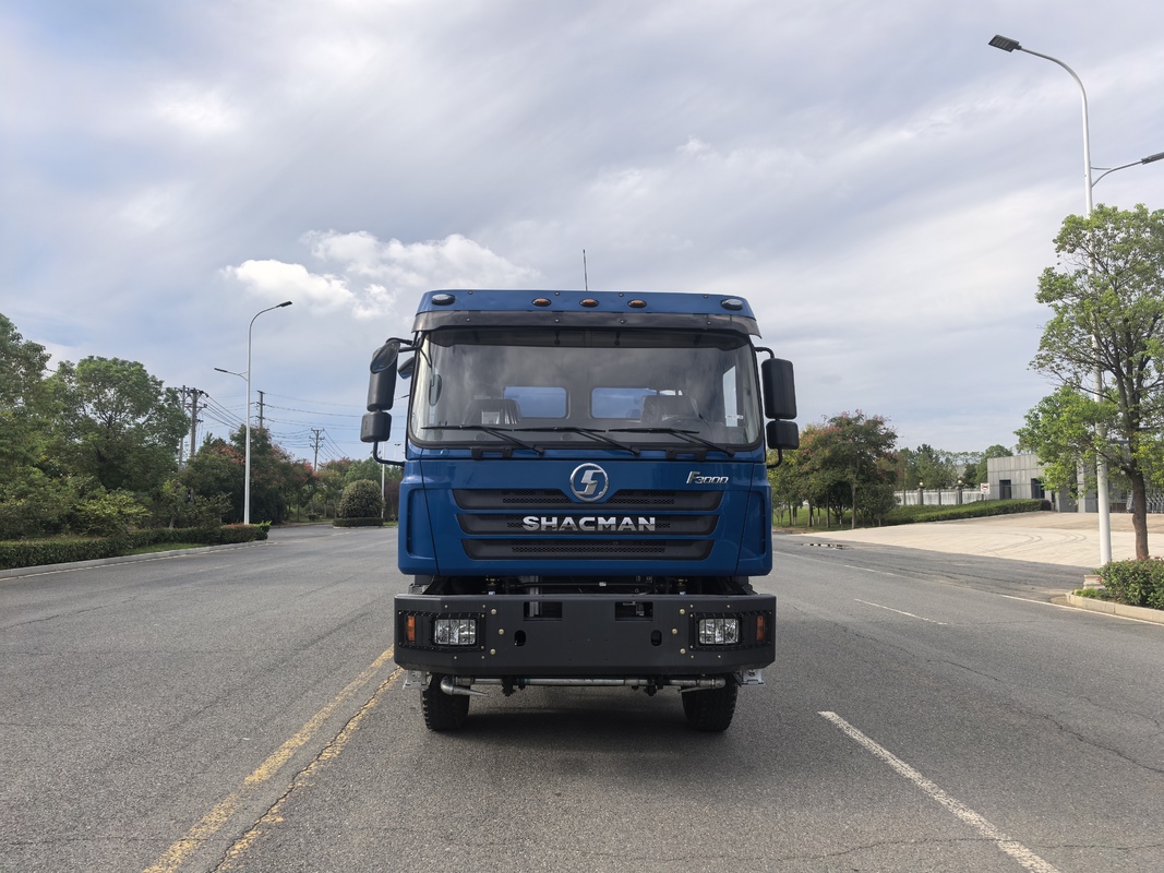 SHACMAN F3000 6x4 Water Tank Truck with 220kW Power 1240 N*M Torque and 9.726L Displacement