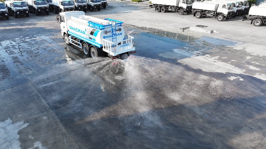 Caminhão-tanque SHACMAN H3000 4X2 com motor de 336HP, tanque de 10m³ e direção à esquerda Euro Ⅲ